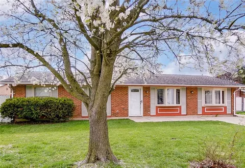 5252 Keturah Dr, Fairborn, OH 45324