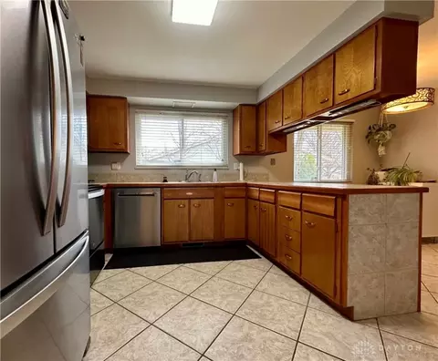 2253 E Whipp Rd, Kettering, OH 45440 photo 9