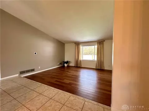 2253 E Whipp Rd, Kettering, OH 45440 photo 4