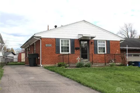 1906 E Siebenthaler Ave, Dayton, OH 45414