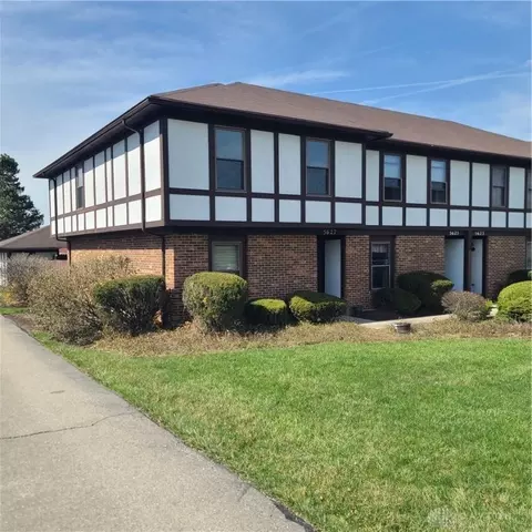 5627 Cobblegate Dr, Dayton, OH 45449