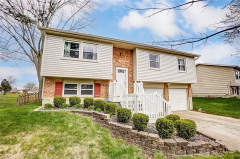 156 Lexington Farm Rd, Englewood, OH 45322