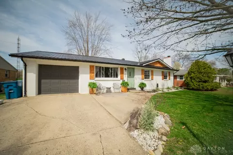 609 Fern Ave, Tipp City, OH 45371