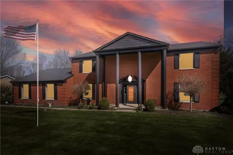 655 Garden Pl, Troy, OH 45373