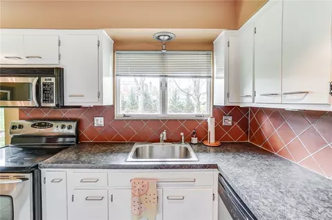 816 Schrubb Dr, Kettering, OH 45429 photo 10