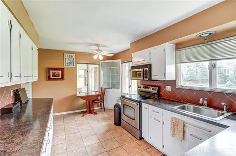 816 Schrubb Dr, Kettering, OH 45429 photo 11