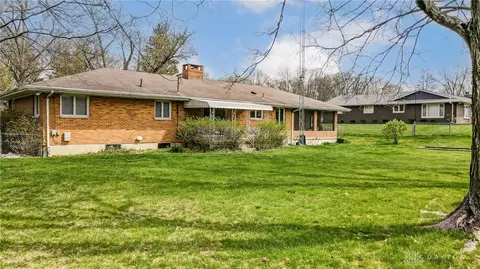 816 Schrubb Dr, Kettering, OH 45429 photo 2