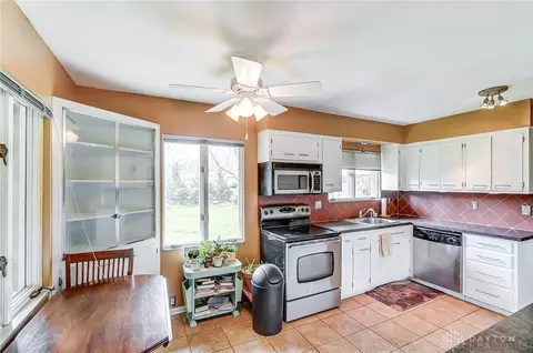 816 Schrubb Dr, Kettering, OH 45429 photo 9