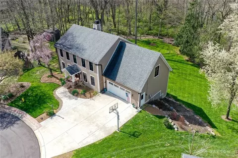 1932 Shore Dr, Bellbrook, OH 45305