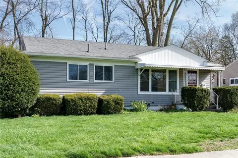 5485 Bayside Dr, Dayton, OH 45431