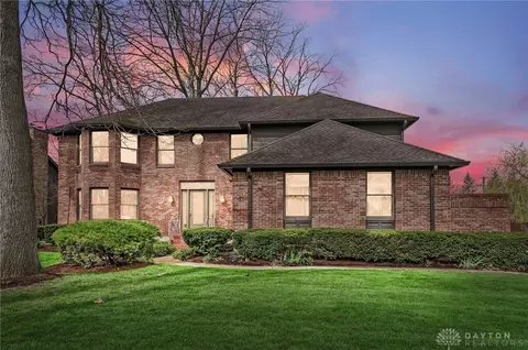 8961 Treeland Ln, Washington Township, OH 45458