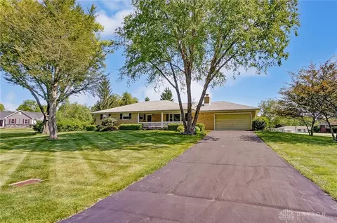 90 Grand Valley Dr, Enon, OH 45323
