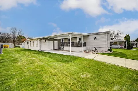 67 Cherry Ln, Springfield, OH 45502