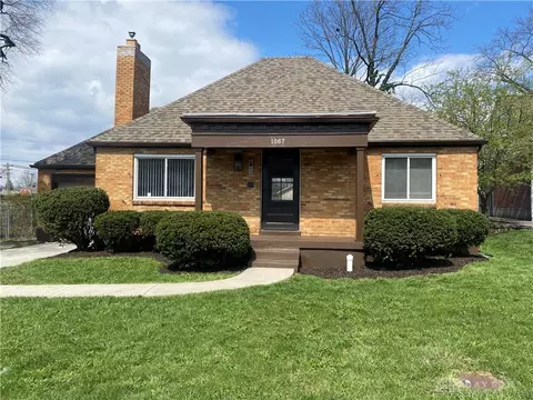 1067 Sherwood Dr, Dayton, OH 45406