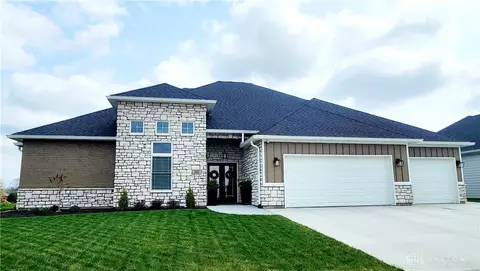 960 Rosenthal Dr, Troy, OH 45373