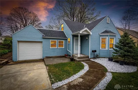 2942 Robin Rd, Dayton, OH 45409