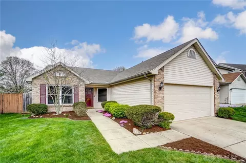 5297 Mallet Club Dr, Dayton, OH 45439
