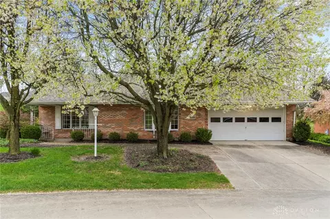 1838 Primrose Ln, Fairborn, OH 45324