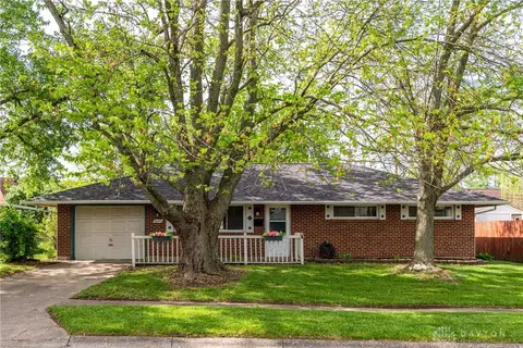 5548 Barnard Dr, Huber Heights, OH 45424
