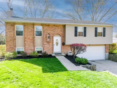 1913 Rollins Dr, Loveland, OH 45140