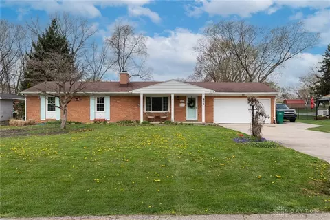 421 Coronado Trl, Enon, OH 45323