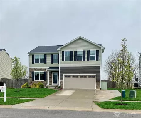 1108 Shannon Ln, Xenia, OH 45385
