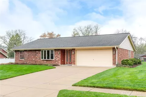 6401 Millbank Dr, Dayton, OH 45459