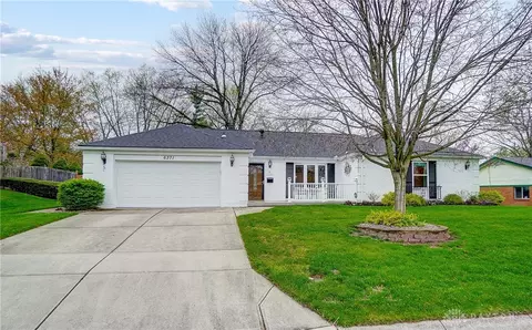 6371 Blossom Park Dr, Dayton, OH 45449