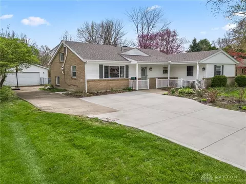 1116 Pepper Hill Dr, Dayton, OH 45429 photo 2