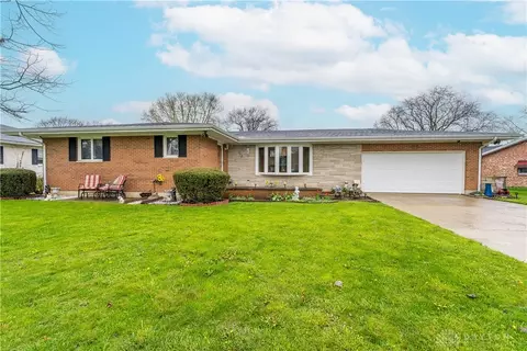 104 Blackwell Dr, Piqua, OH 45356