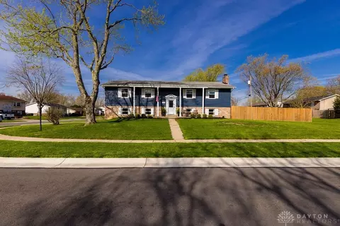 1424 Southwind Dr, Mason, OH 45040
