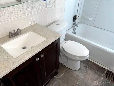 312 N Clairmont Ave, Springfield, OH 45503 photo 17