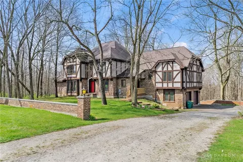 4881 Arabian Dr, Fairborn, OH 45324