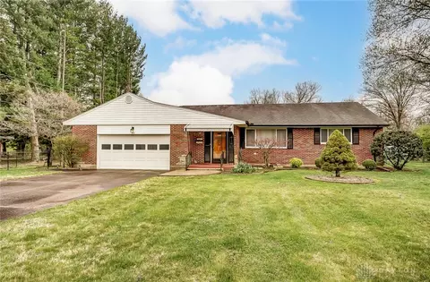 4047 Beechwood Dr, Bellbrook, OH 45305