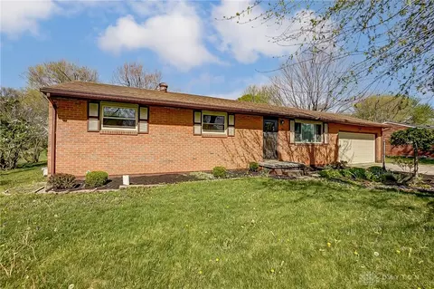 29 Janet Ave, Carlisle, OH 45005
