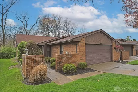 1653 Longbow Ln, Dayton, OH 45449