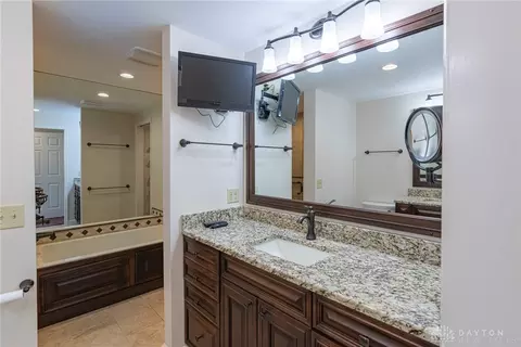 Bath - 4517 Troon Trl, Kettering, OH 45429 photo 1 of 4