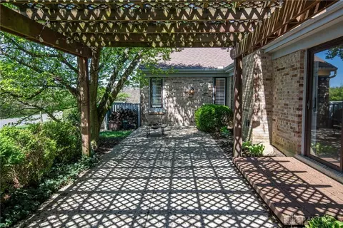 Exterior - 4517 Troon Trl, Kettering, OH 45429 photo 4 of 9