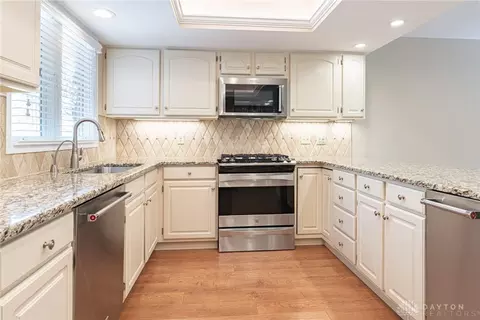 Kitchen - 4517 Troon Trl, Kettering, OH 45429 photo 3 of 7