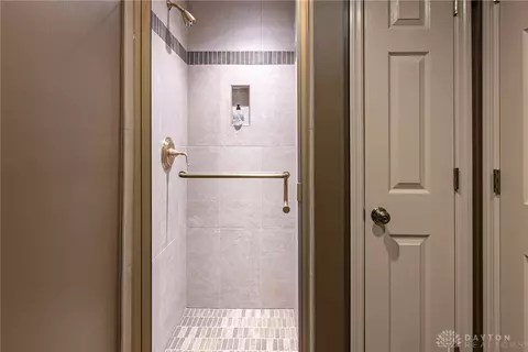 Bath - 4517 Troon Trl, Kettering, OH 45429 photo 4 of 4