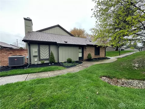 6070 Hackamore Trl, Centerville, OH 45459
