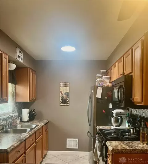 1521 Dutchess Ave, Dayton, OH 45420 photo 24