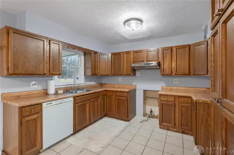 2430 Maple Dr, Beavercreek, OH 45301 photo 16
