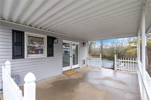 2430 Maple Dr, Beavercreek, OH 45301 photo 3