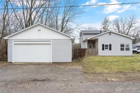 2430 Maple Dr, Beavercreek, OH 45301 photo 2