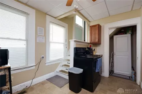 929 S Center St, Springfield, OH 45506 photo 8