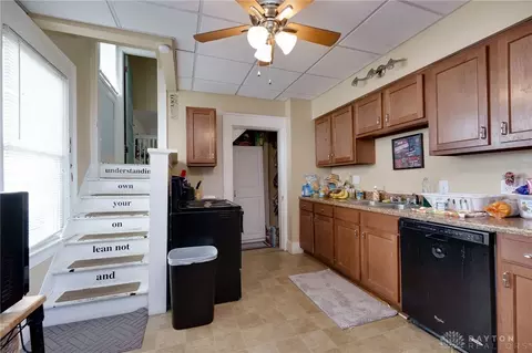 929 S Center St, Springfield, OH 45506 photo 9