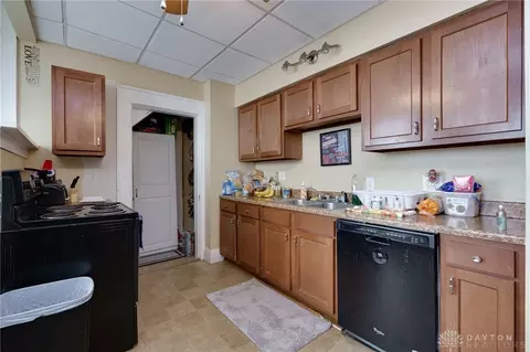 929 S Center St, Springfield, OH 45506 photo 7