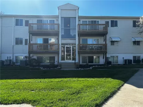 5680 Coach Dr, Dayton, OH 45440