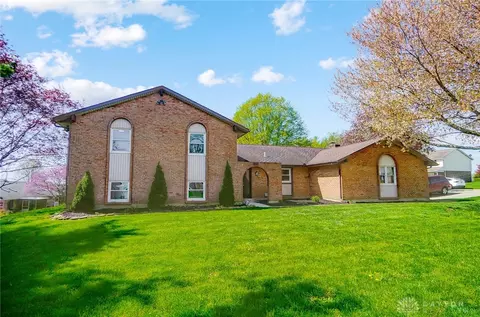 135 Tamarack Trl, Springboro, OH 45066